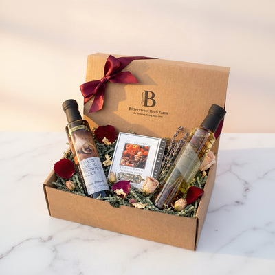 Turn any night into date night. Garlic & Kisses Date Night Trio brings rich, garlicky flavor to pasta, roasted veggies, bread dipping, and more—without any fuss. Three pantry staples, endless cozy dinners together.