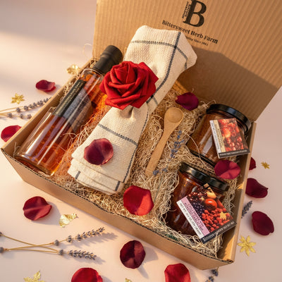 For the Valentine who likes a little heat. Spice Things Up Valentine Trio layers chili oil, chili jam, and a bold south west seasoning to fire up everything from pizza and tacos to eggs and roasted veggies. A playful, flavor-packed way to turn up the heat at home
